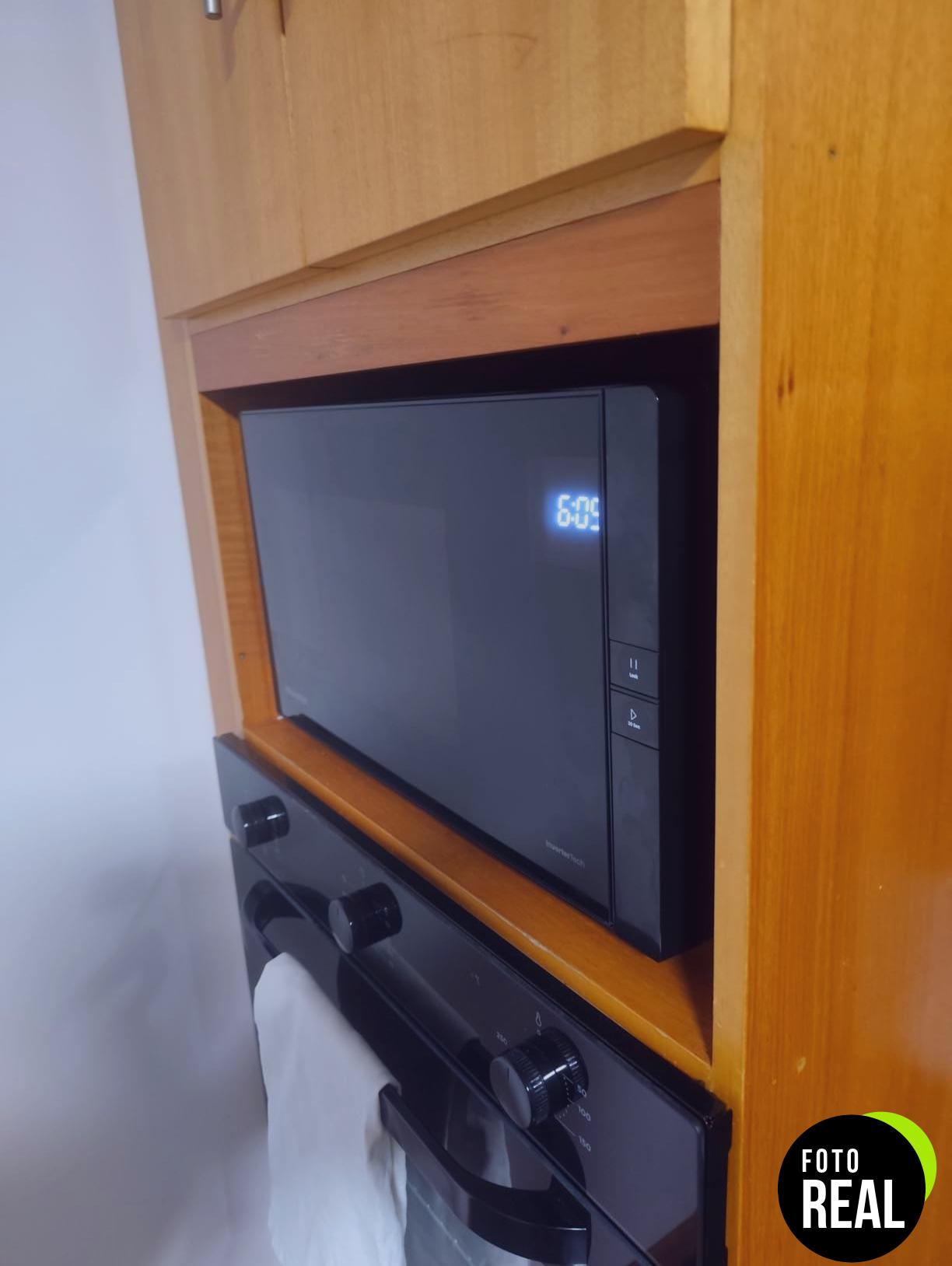 microondas-hisense-h20mobp1g-20l-grill-foto-1